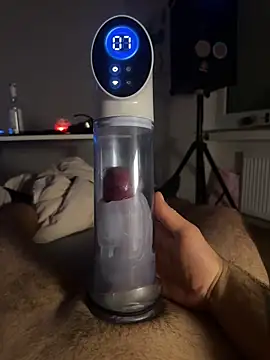 Snapshot of Nikkipp chatting on March 7, 9:34 pm Nikkipp online show from March 7, 9:34 pm