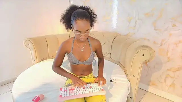 Snapshot of brianaduque chatting on April 2, 9:12 pm brianaduque online show from April 2, 9:12 pm