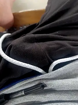 Snapshot of Juango24321 chatting on March 8, 9:07 pm Juango24321 online show from March 8, 9:07 pm