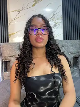 Snapshot of Bunny_fire chatting on March 9, 8:13 pm Bunny fire online show from March 9, 8:13 pm