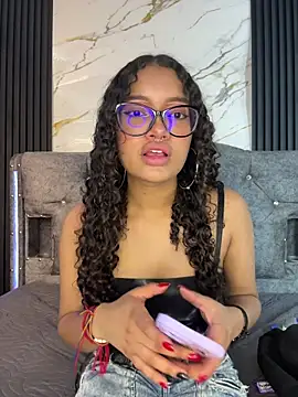 Snapshot of Bunny_fire chatting on March 13, 7:09 pm Bunny fire online show from March 13, 7:09 pm