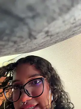 Snapshot of Bunny_fire chatting on March 19, 7:18 pm Bunny fire online show from March 19, 7:18 pm