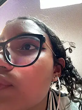 Snapshot of Bunny_fire chatting on March 21, 7:17 pm Bunny fire online show from March 21, 7:17 pm