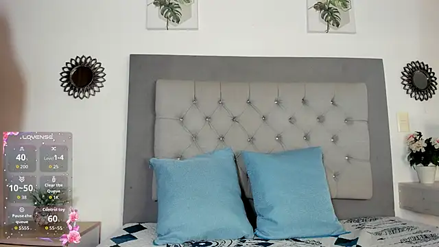 Snapshot of Arya_Grey chatting on April 4, 11:40 am Arya Grey online show from April 4, 11:40 am