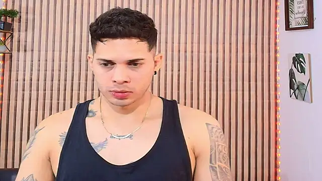 Snapshot of johan_speitzer chatting on March 22, 5:22 am johan speitzer online show from March 22, 5:22 am