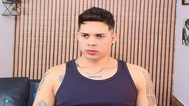 Snapshot of johan_speitzer chatting on March 25, 12:27 am johan speitzer online show from March 25, 12:27 am