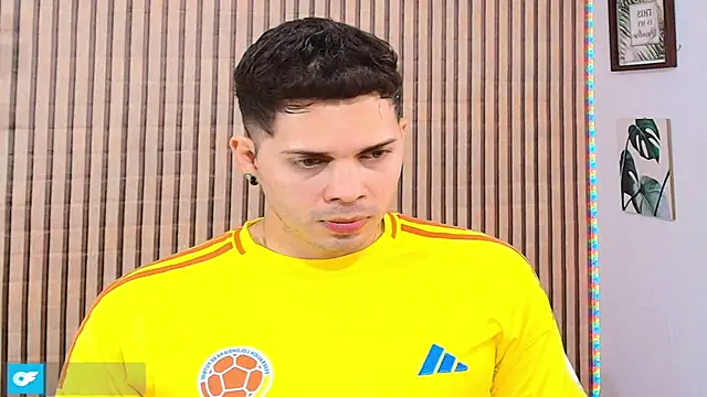 Snapshot of johan_speitzer chatting on March 29, 7:47 pm johan speitzer online show from March 29, 7:47 pm