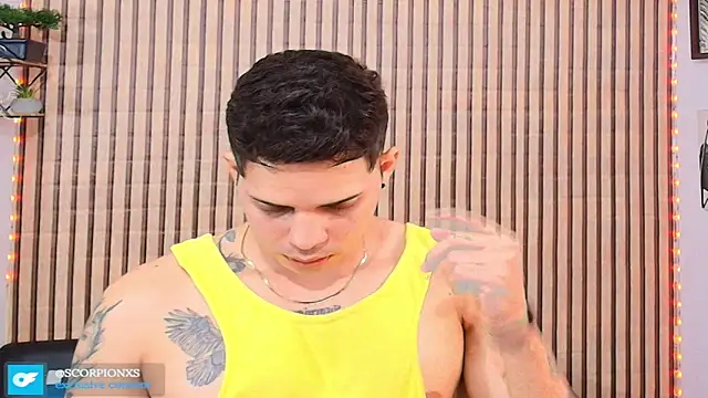 Snapshot of johan_speitzer chatting on April 1, 11:13 pm johan speitzer online show from April 1, 11:13 pm