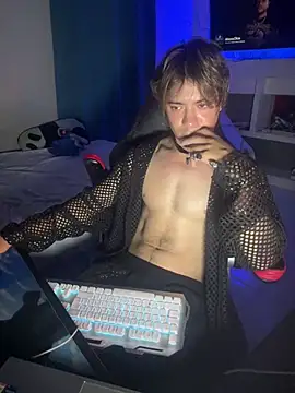 AngelLatinBoy online show from April 1, 4:46 am