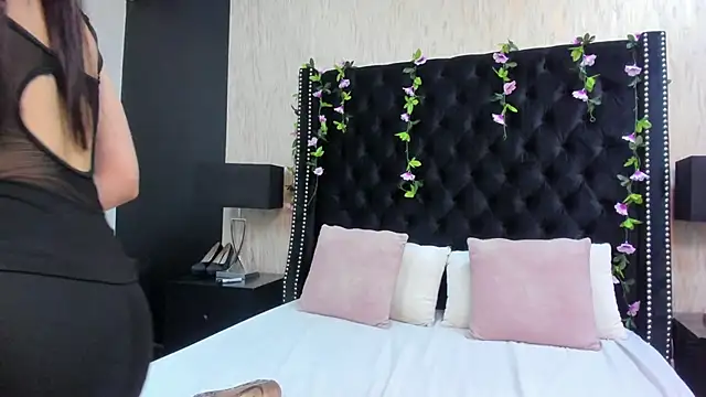 Snapshot of MeganNightt chatting on March 24, 7:52 pm MeganNightt online show from March 24, 7:52 pm