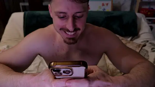 Snapshot of zeusoctavian1 chatting on March 14, 4:18 am zeusoctavian1 online show from March 14, 4:18 am