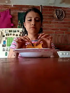 JohanitaRex online show from March 31, 7:25 pm