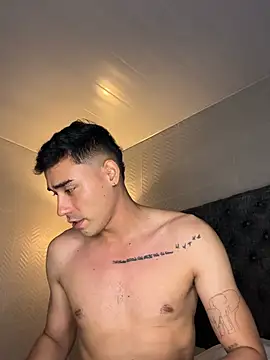 Snapshot of Adam_Grey chatting on March 19, 4:16 am Adam Grey online show from March 19, 4:16 am