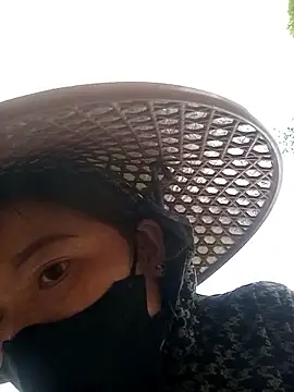 Bling-pusy online show from March 28, 10:15 am