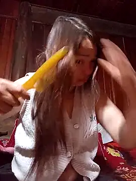Yellow-pink online show from May 6, 8:47 pm