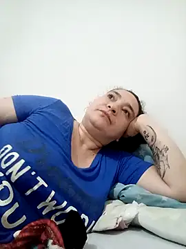 Snapshot of SiennaBloomhot chatting on April 4, 12:53 am SiennaBloomhot online show from April 4, 12:53 am