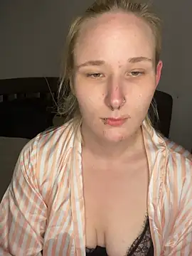 Snapshot of HotPurpleHaze chatting on March 17, 11:41 pm HotPurpleHaze online show from March 17, 11:41 pm