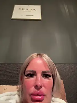 Snapshot of anna_kournikova chatting on March 22, 8:45 pm anna kournikova online show from March 22, 8:45 pm