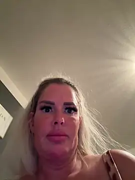 Snapshot of anna_kournikova chatting on June 8, 7:58 pm anna kournikova online show from June 8, 7:58 pm