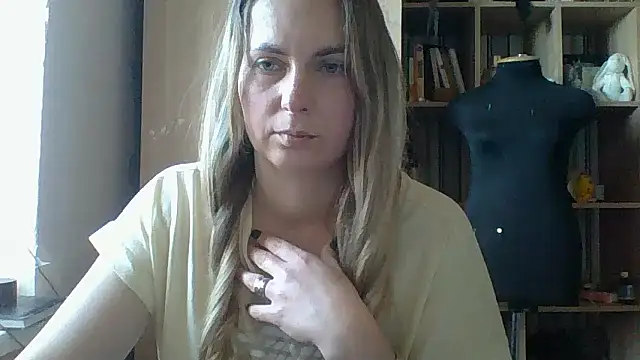 Mollie365 online show from March 12, 12:33 pm