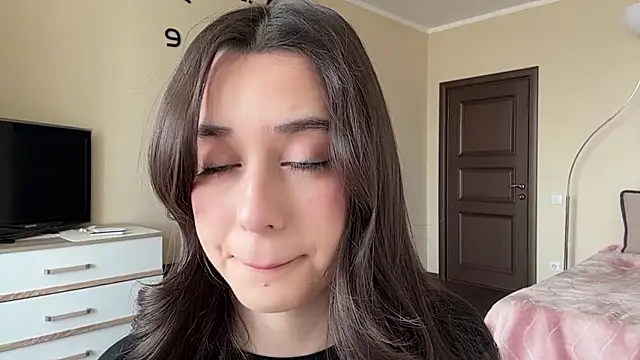 AdeleVelvet online show from March 20, 9:25 am