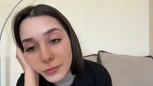 AdeleVelvet online show from April 2, 11:08 am