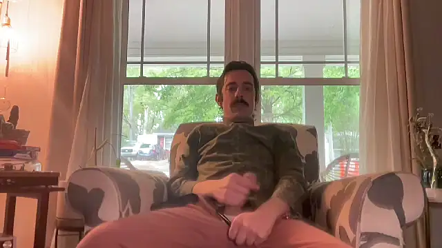 Snapshot of RawSlutMaker chatting on April 6, 2:29 pm RawSlutMaker online show from April 6, 2:29 pm