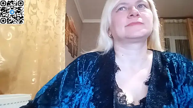 DiamondLady555 online show from March 21, 8:01 pm