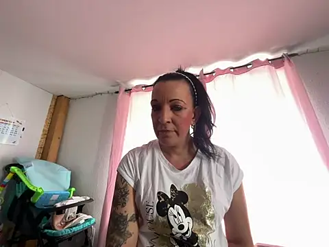 Snapshot of SpicyJenny chatting on March 19, 10:52 am SpicyJenny online show from March 19, 10:52 am