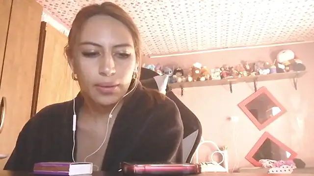 Snapshot of Ashley7811 chatting on March 18, 3:42 am Ashley7811 online show from March 18, 3:42 am