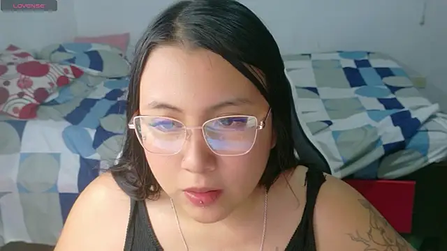 Snapshot of sexysofiaaa chatting on March 13, 4:08 am sexysofiaaa online show from March 13, 4:08 am