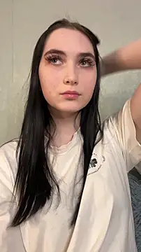 Snapshot of HolyRayLove chatting on April 2, 6:05 pm HolyRayLove online show from April 2, 6:05 pm