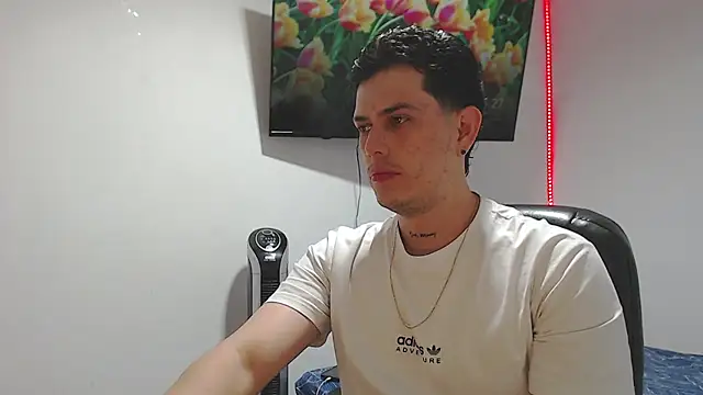 Snapshot of JUAN_CAMILOXXX chatting on March 16, 2:28 am JUAN CAMILOXXX online show from March 16, 2:28 am