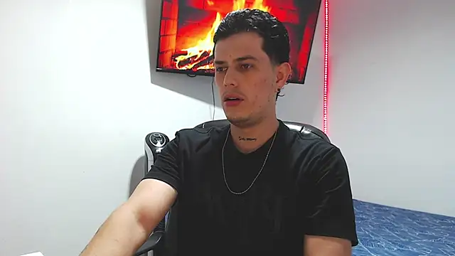 Snapshot of JUAN_CAMILOXXX chatting on March 17, 4:17 am JUAN CAMILOXXX online show from March 17, 4:17 am