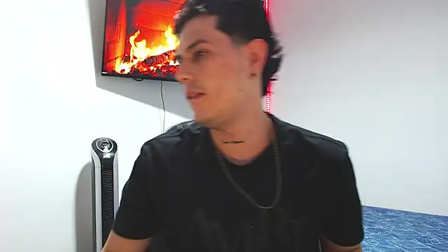 Snapshot of JUAN_CAMILOXXX chatting on March 19, 4:16 am JUAN CAMILOXXX online show from March 19, 4:16 am