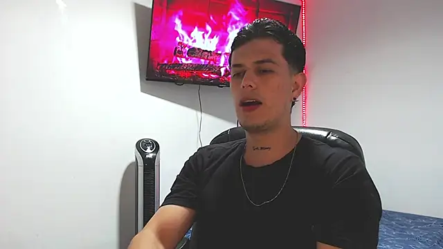 Snapshot of JUAN_CAMILOXXX chatting on March 26, 4:18 am JUAN CAMILOXXX online show from March 26, 4:18 am