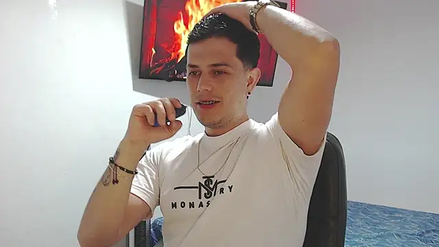 Snapshot of JUAN_CAMILOXXX chatting on March 27, 4:18 am JUAN CAMILOXXX online show from March 27, 4:18 am