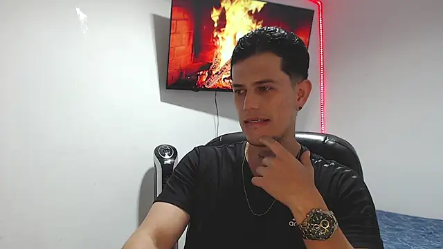 Snapshot of JUAN_CAMILOXXX chatting on March 28, 4:34 am JUAN CAMILOXXX online show from March 28, 4:34 am