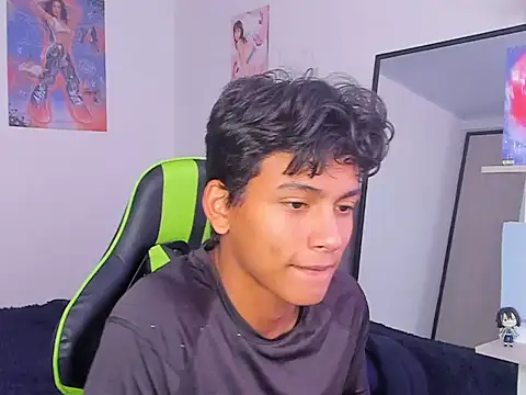 PaulTallx online show from March 18, 6:44 pm