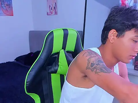 PaulTallx online show from March 21, 7:28 pm