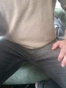 Snapshot of Activ1top chatting on March 29, 11:10 am Activ1top online show from March 29, 11:10 am