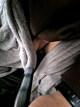 Snapshot of Activ1top chatting on March 31, 9:43 am Activ1top online show from March 31, 9:43 am