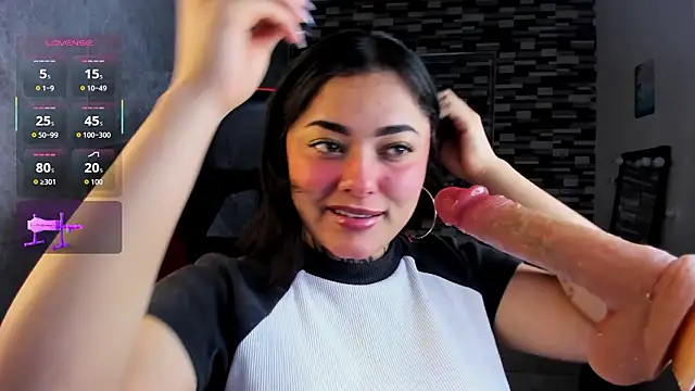 Snapshot of Sophiia_cherry chatting on March 25, 5:19 pm Sophiia cherry online show from March 25, 5:19 pm