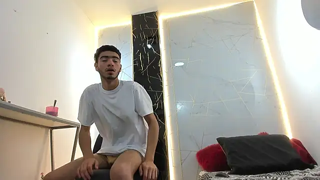 Valentin Lux online show from March 16, 2:28 am