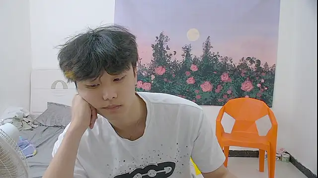 icecream-002 online show from May 13, 1:36 am