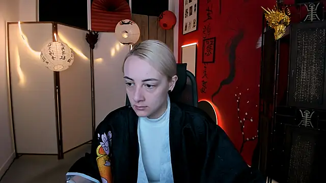 CarolMoor online show from March 17, 9:01 am