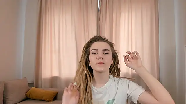 AldaCerrello online show from March 27, 12:38 pm