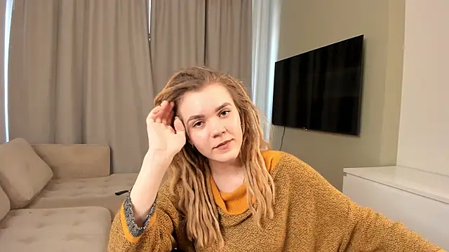 AldaCerrello online show from March 31, 11:32 am