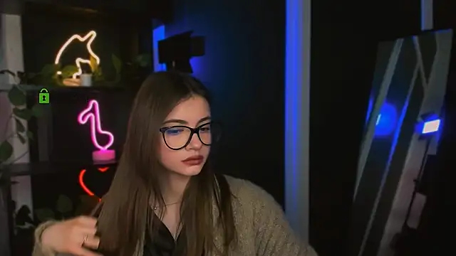 Snapshot of mia_bamby1 chatting on April 4, 5:38 am mia bamby1 online show from April 4, 5:38 am