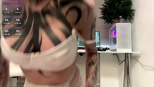 Snapshot of KizzieSherbert chatting on March 24, 1:16 pm KizzieSherbert online show from March 24, 1:16 pm